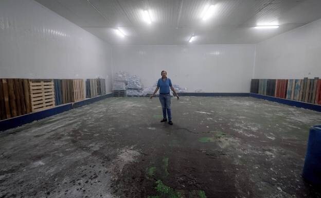 The almost empty ice store at the Hicosol factory. /salvador salas