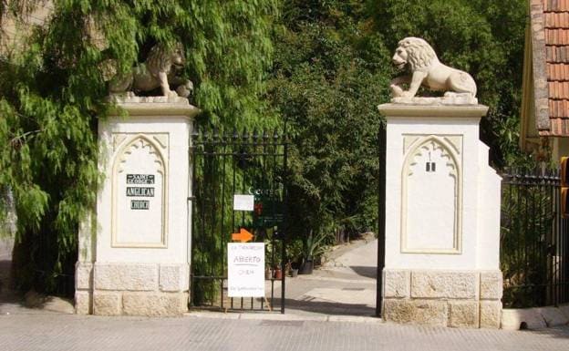 The entrance to Malaga city's English Cemetery /sur