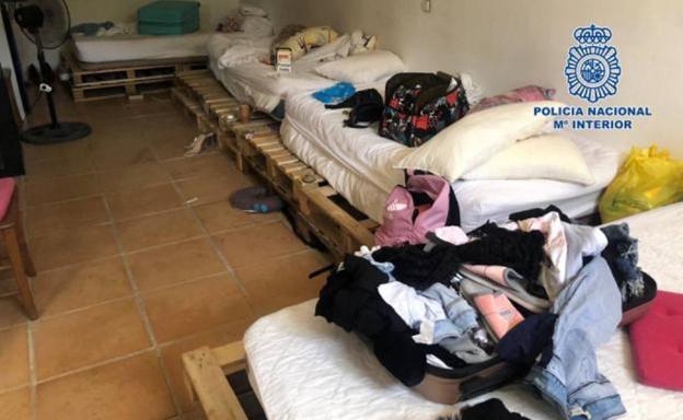 Four freed after police raid on brothel in an Estepona home
