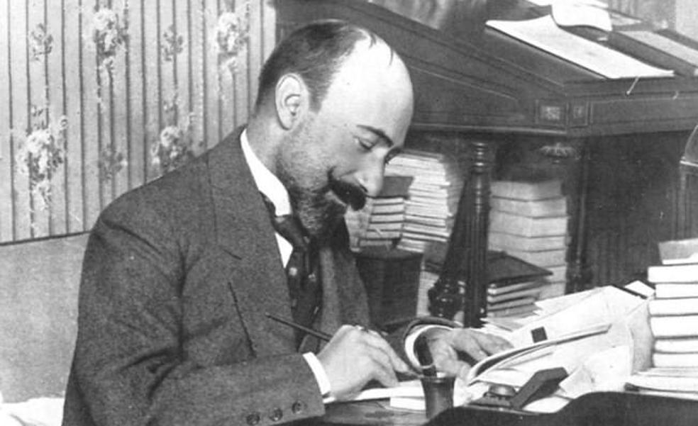 Playwright Jacinto Benavente is born 12 August 1866