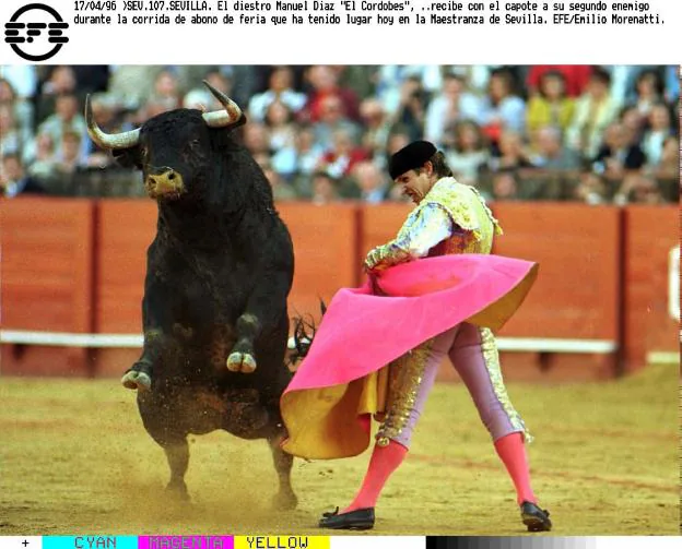 A traditional bullfight in Seville. / EMILIO MORENATTI/EFE
