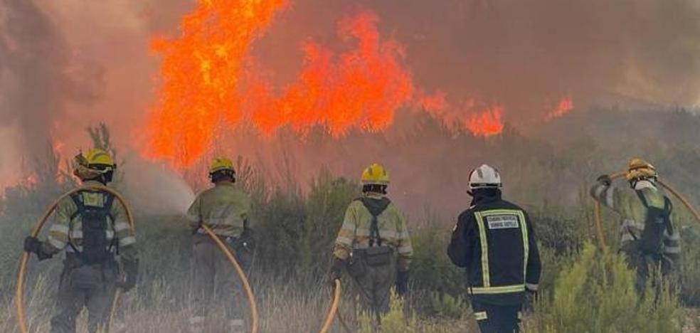 El incendio forestal de Bejis en España sigue ardiendo en un radio de 100 km.