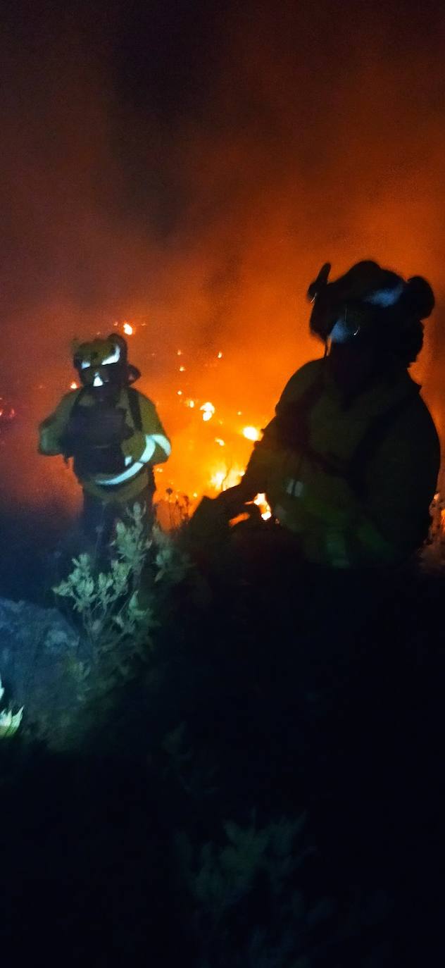 The fire in the Cerro Mallén area of Casabermeja. /PLAN INFOCA