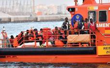 Migrant boat with minors rescued in the sea off Marbella
