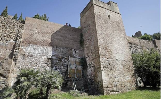 Part of the Alcazaba's southern wall is crumbling. 