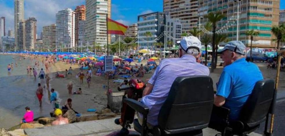 El programa de vacaciones subvencionadas IMCERSO de España prevé 816.000 viajes para la nueva temporada.