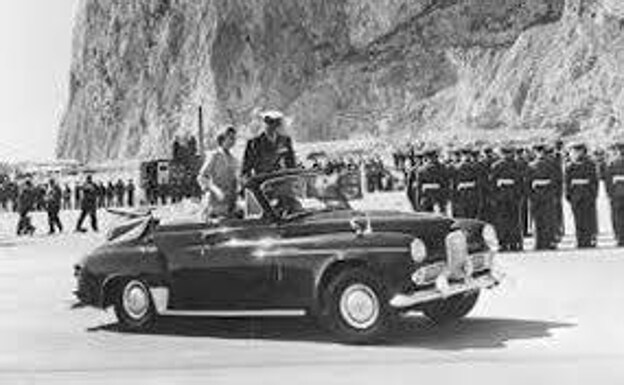 The Queen and Prince Philip on a visit to Gibraltar, 10 May 1954 /sur