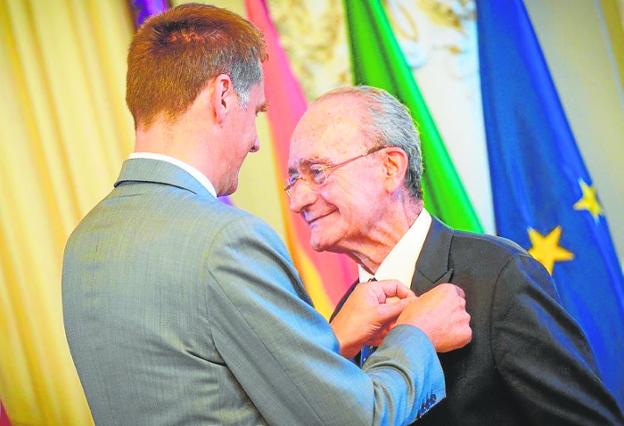 Top level award for 'stronger than ever' relations between Britain and Malaga