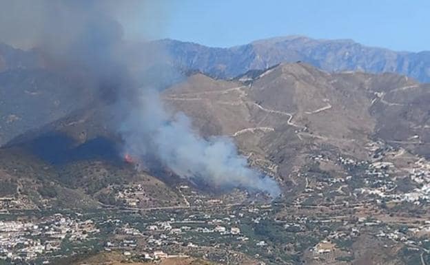The wildfire in Canillas de Albaida (Malaga)./@Plan_INFOCA