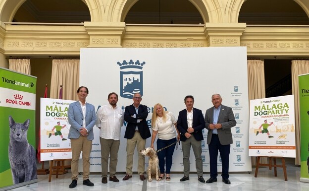 Juan Antonio Luque, Luis Medina, Manuel Calvo, Araceli Caracuel, Paco Cantos and José del Río, at the presentation of the seventh edition of Malaga Dog Party. /ANABEL NIÑO