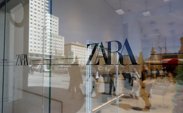 El logo de Zara en una de sus tiendas españolas. 
