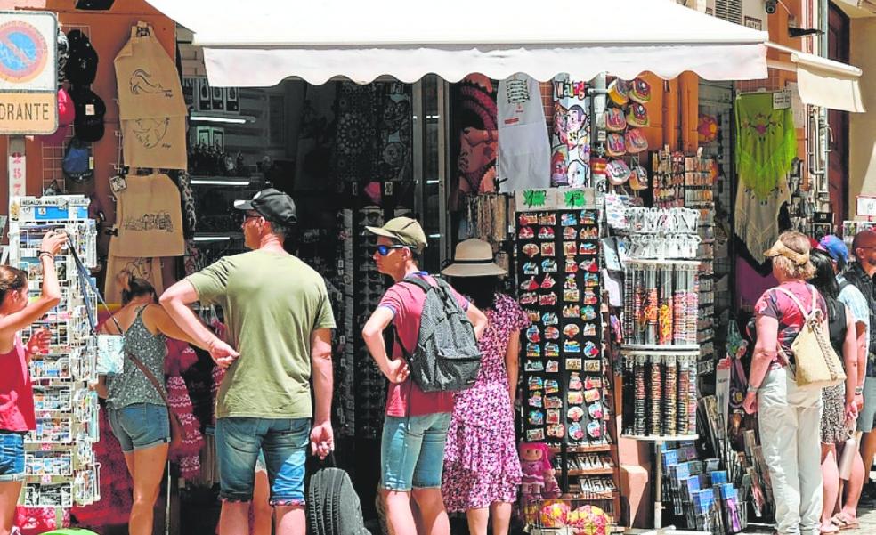 Summer tourism on the Costa beats 2019 and recovers to pre-Covid levels