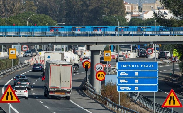 The plan is for every motorway to have toll booths from 2024. /efe