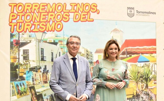 Francisco Salado y Margarita del Cid rindieron homenaje a los pioneros del turismo en la Costa del Sol. 