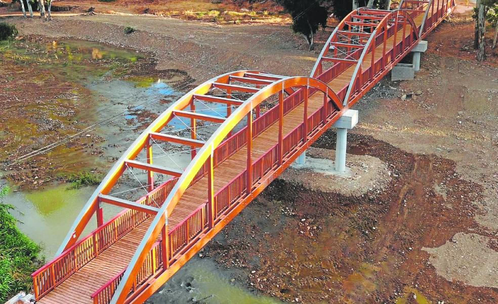 New footbridge in Álora signals first stage of the Guadalhorce valley's Green Corridor