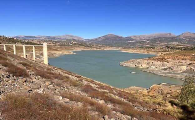 La Viñuela reservoir is at 10.1 per cent capacity 