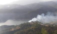 Wildfire declared in Istán, next to the La Concepción reservoir