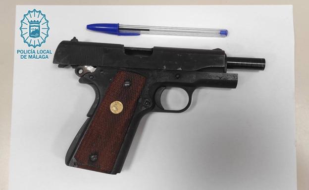 Drunk driver found to be carrying a gun and cocaine in his vehicle