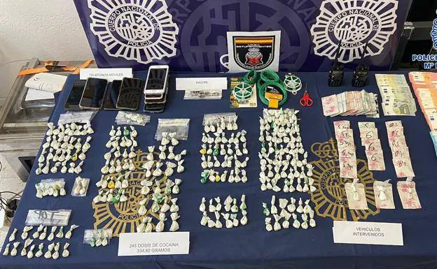 Drugs and other items seized by the police. /sur