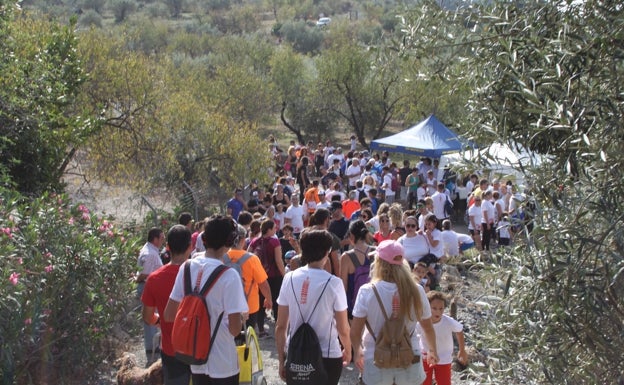 Hundreds expected to join four-kilometre hike up Álora peak for hemiparesis