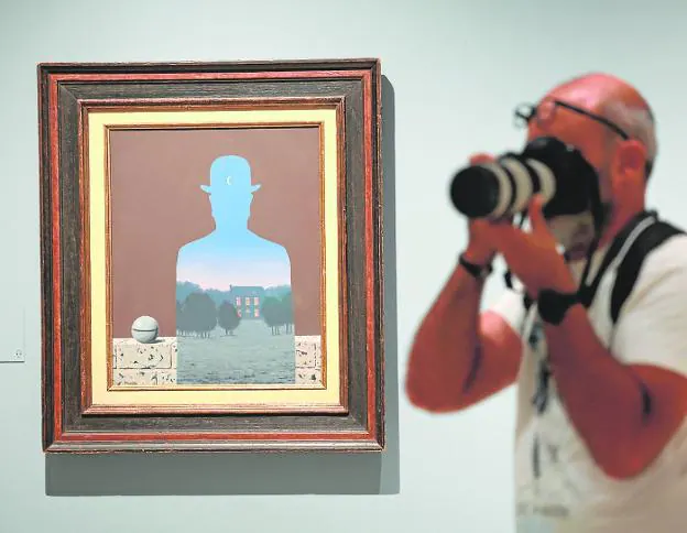 The Happy Donor by René Magritte is the crowning jewel of this Belgian art exhibition. 