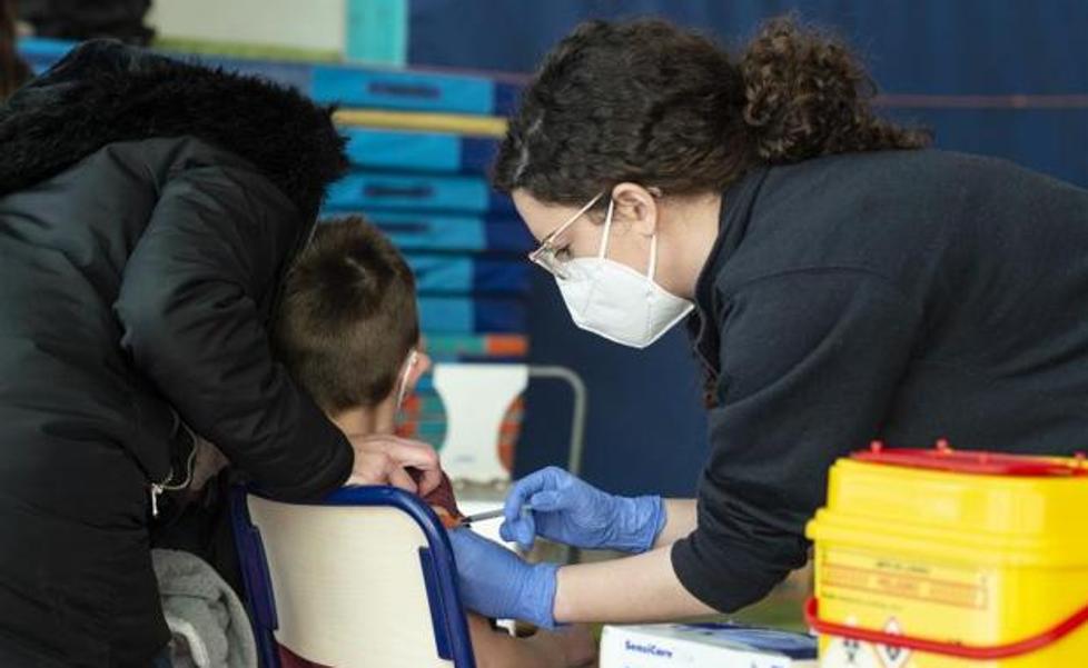 Children under six in Andalucía are being vaccinated against flu for the first time this week