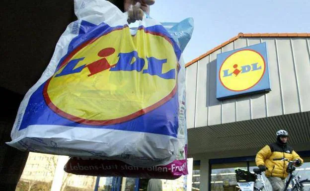 Lidl is the latest supermarket to warn about scammers. 