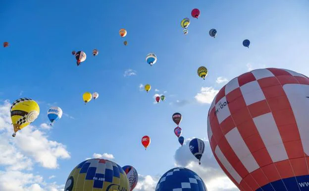 Two Spanish tourists die in a hot air balloon accident in Turkey