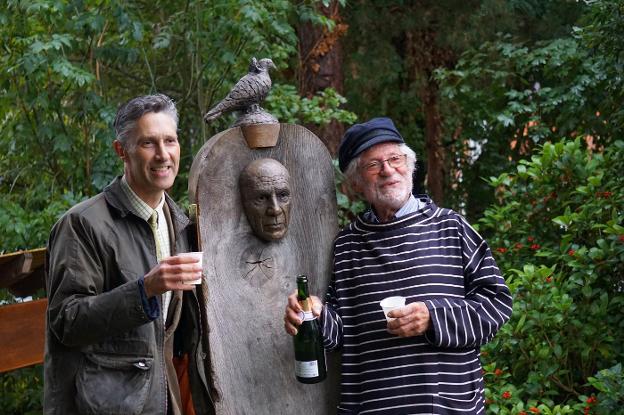 Sculptor Anthony D. Padgett with Noel Hardy, the man behind the project. / STEPHANIE STURGES