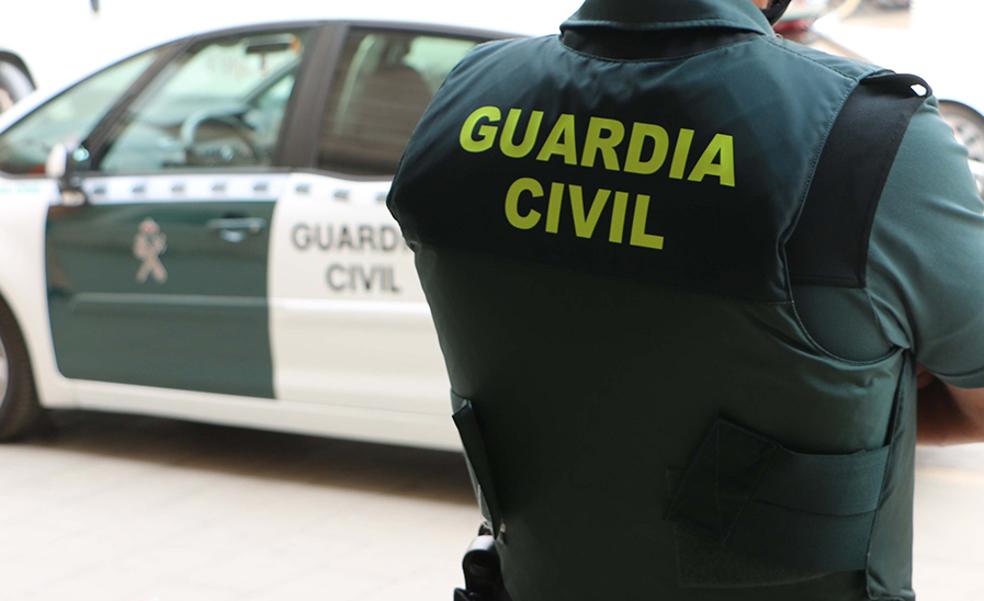One dead and four injured in car crash on the A-377 in Manilva