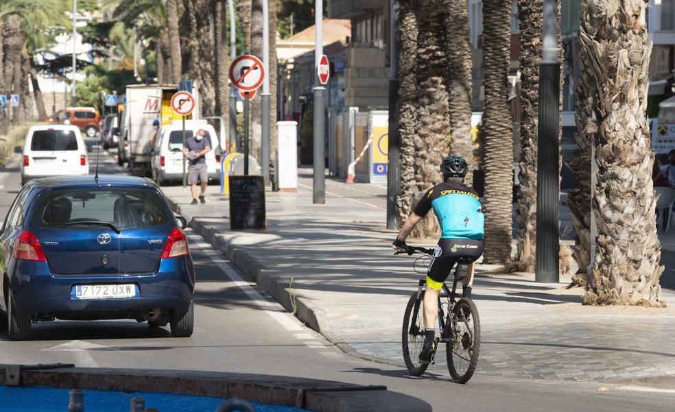 New regulations now in force when drivers overtake cyclists in Gibraltar