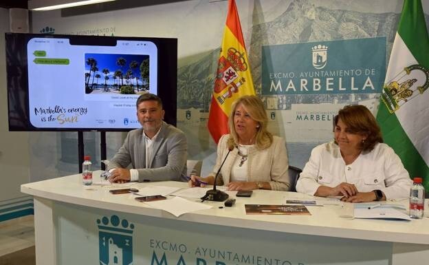 The mayor and tourism councillors explained their strategy at a press conference. /Josele