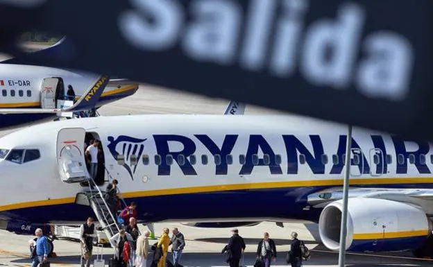 Ryanair flies the highest number of passengers, followed by easyJet, Jet2.com and British Airways