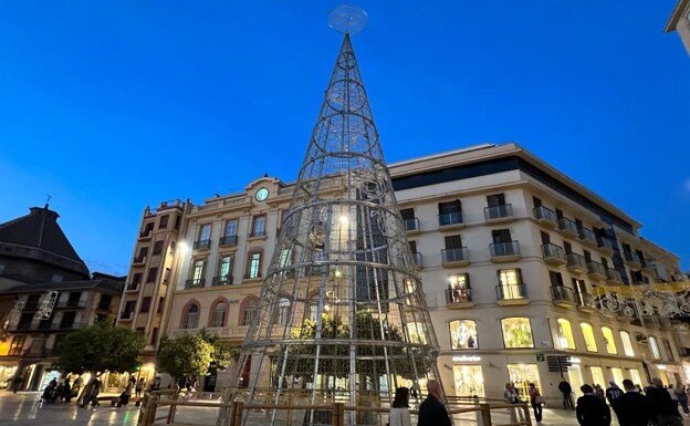 The Christmas tree structure in Constitution Square. /J. S. T.