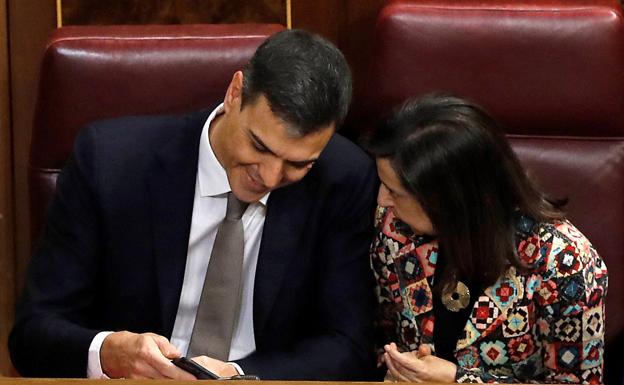 Archive image of prime minister Pedro Sánchez and Defence minister Margarita Robles. /AFP