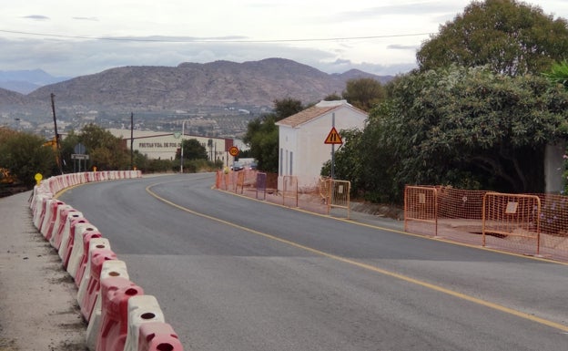 Construction of new walkway to Alhaurín el Grande football pitch finally kicks off