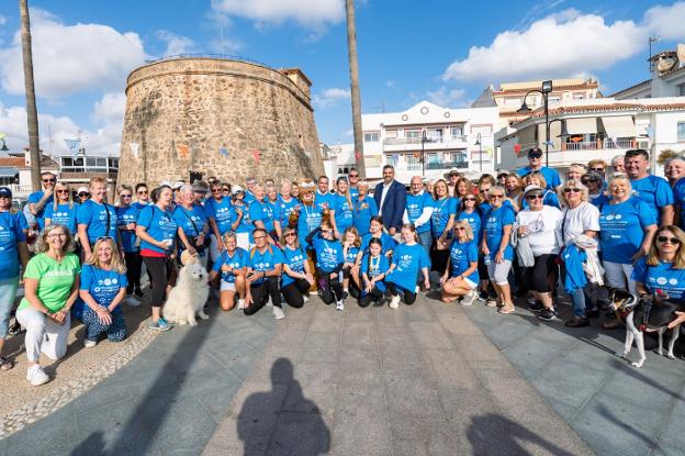 Some of the participants of the Lions' Diabetes Awareness Walk in La Cala de Mijas last weekend. / SUR