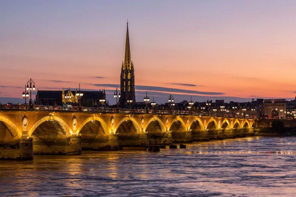A beautiful sunset from the Pont de Pierre in Bordeaux. 