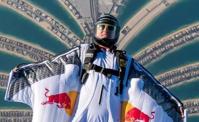 Daniel Román, over Dubai./RED BULL