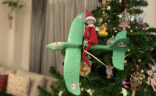 Fun elf Christmas tradition returns to Malaga homes