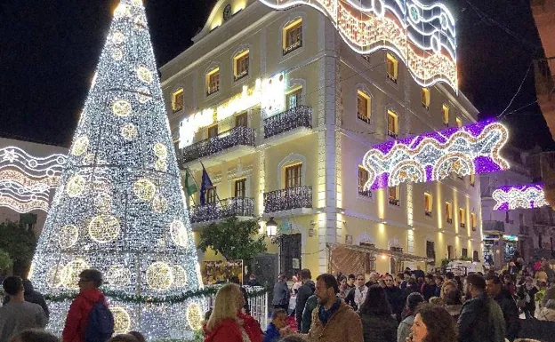 Christmas lights in Almuñécar /IDEAL