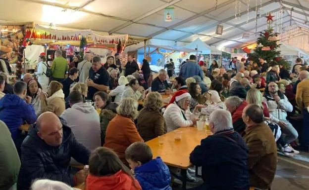 Christmas market opens in Torrox with stalls, live music and an ice rink