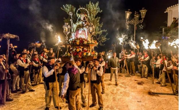 The procession with the Virgen de los Rondeles./ R. REGLAÑO