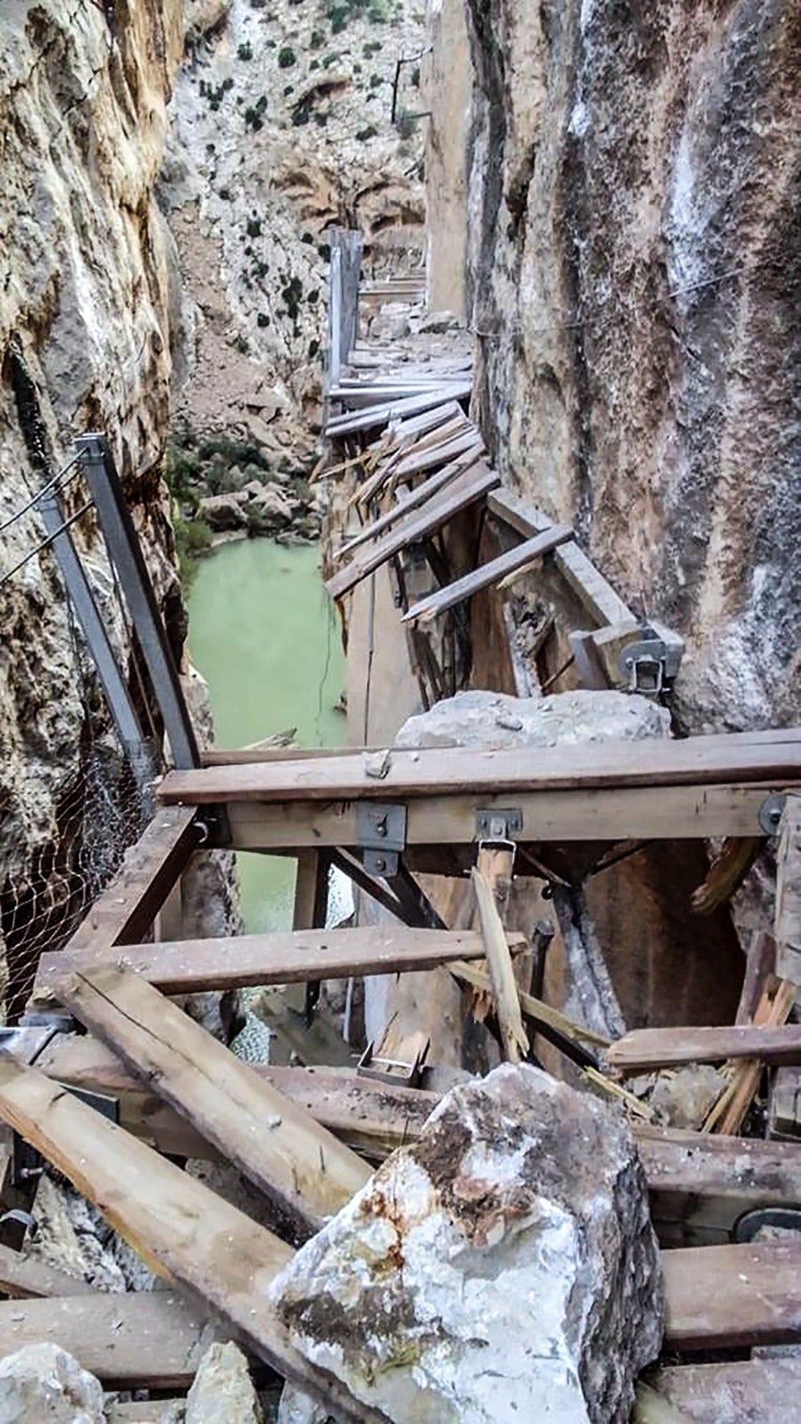 Workers aim to repair damaged section of Caminito del Rey suspended walkway in just three days following landslide