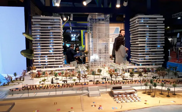 Model of the Torre del Río towers project, which is on display at SIMED.