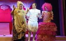 Festive farcical fun with Cinderella at the Salón Varietés Theatre