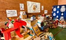 Malaga police donate over 2.5 tonnes of food and toys for children in need at Christmas