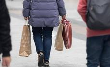 Will the shops and supermarkets in Spain be open this holiday Monday, 26 December?