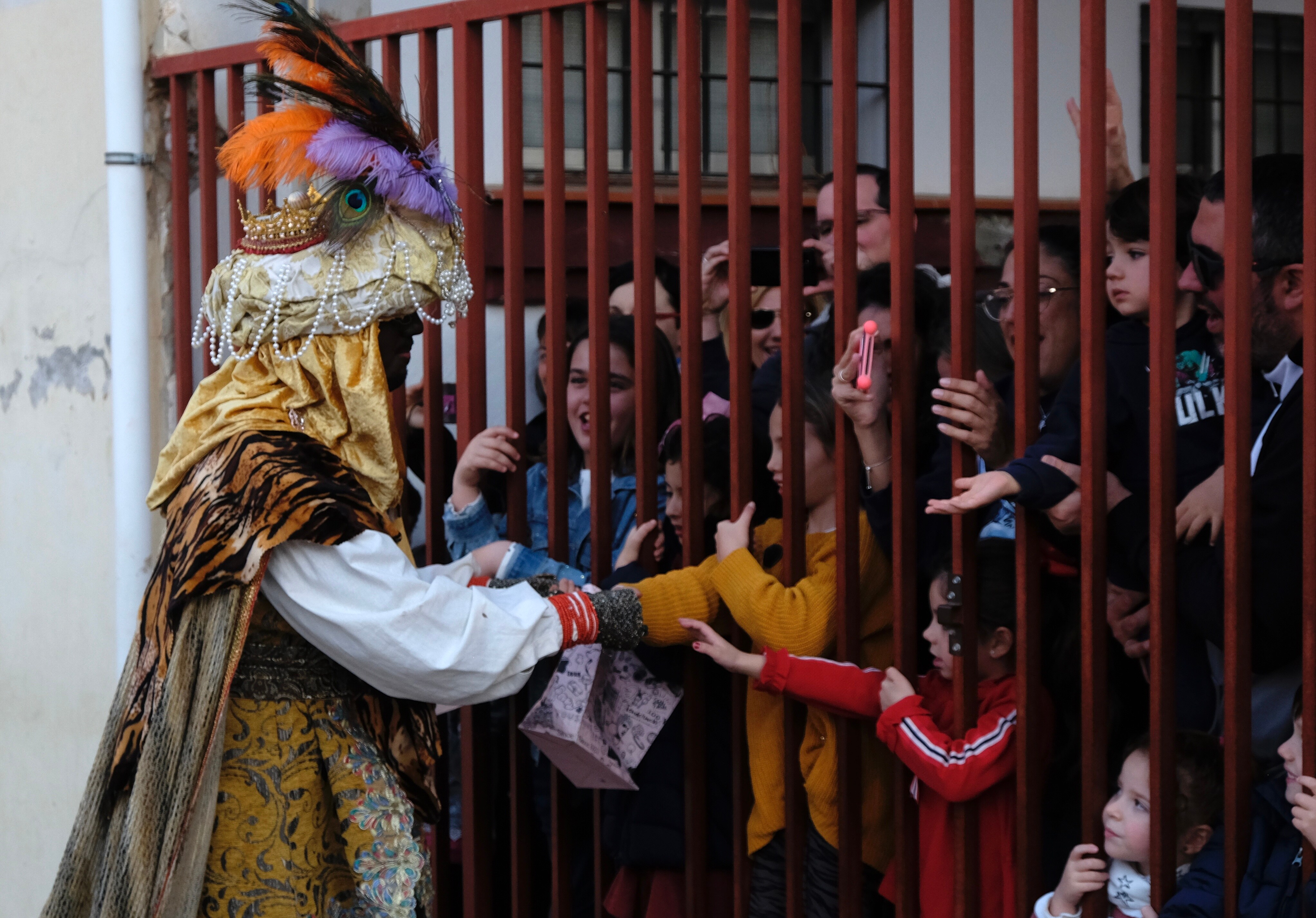 In pictures: Three Kings parade in Malaga's Cruz del Humilladero district