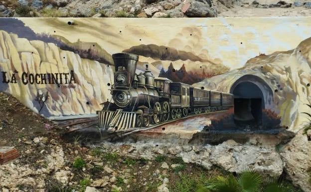 Axarquía train brought back to life thanks to Malaga graffiti artist